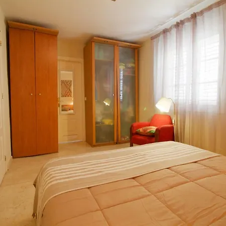 Holiday home Duplex 6P Terraza Privada Barbacoa By Lightbooking